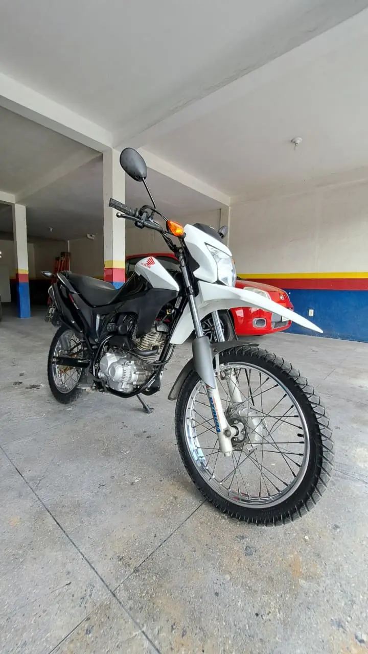 HONDA BROS 160 ES FRENTE DIREITA